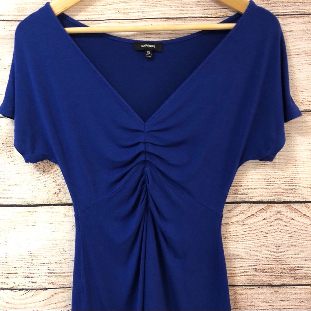 Express Top With Ruching - Picture 2 of 5